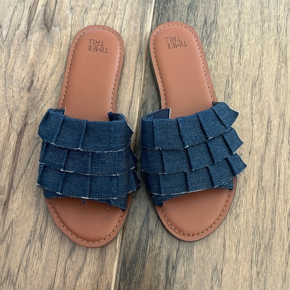 Blue Jean Ruffled Slides - Picture 1 of 1